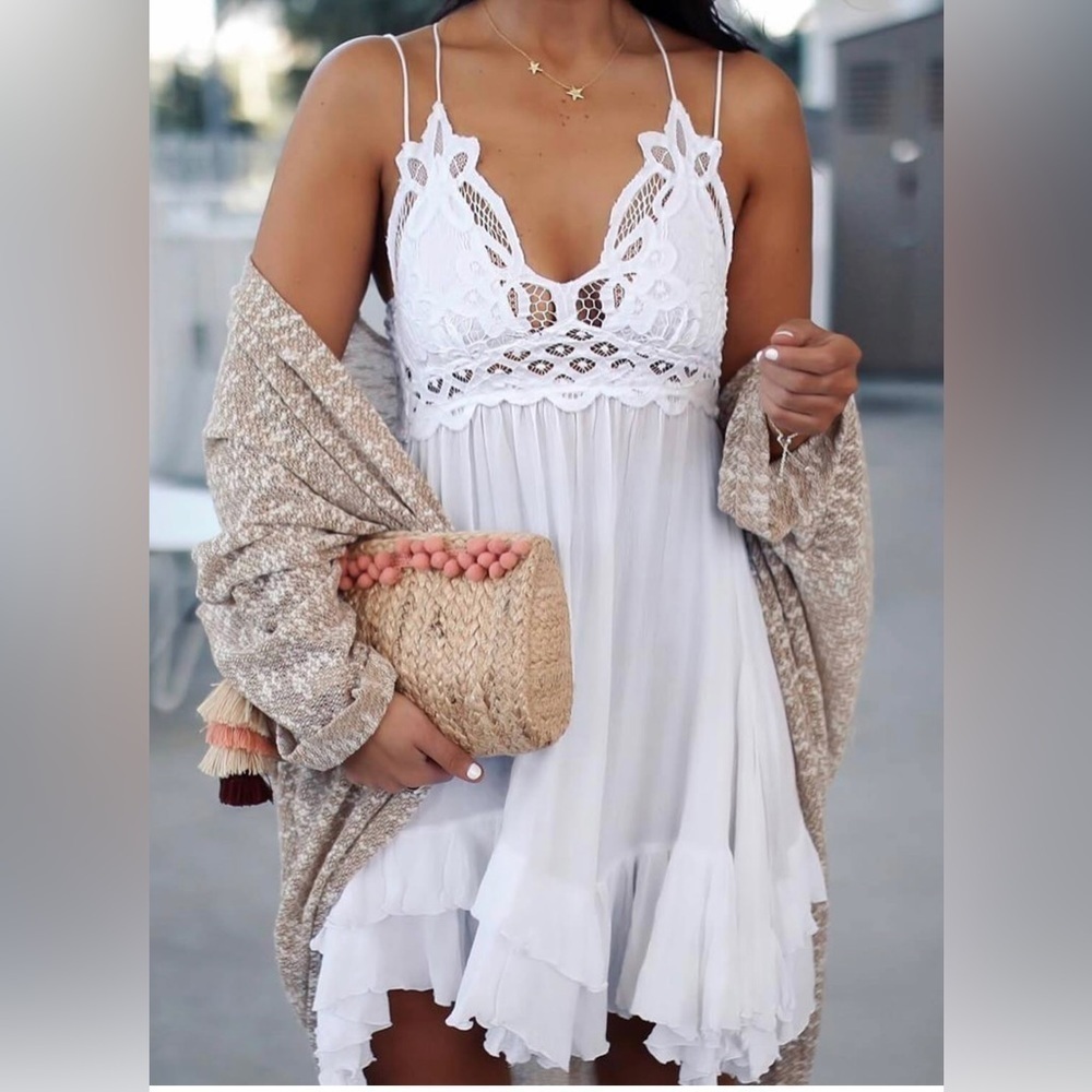 Southern fired CROCHET PLUNGE V NECK LACE DRESS